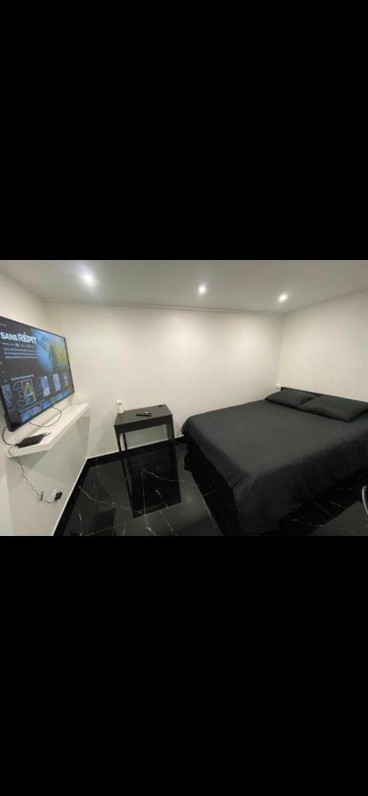 Bella Vita - Studio Tout Equipe - Tv Netflix - Centre Ville 100M- Gare 50M - Basilique 200M Lisieux Exterior foto